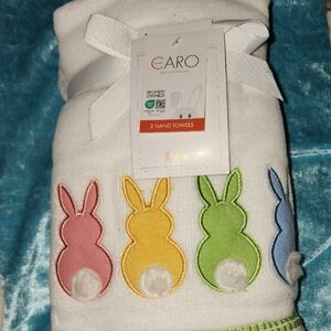 Caro Bunny🐰 Embroidered Hand Towels/NWT / 2 Pack 🐰🩷🐰💛🐰💚🐰💙